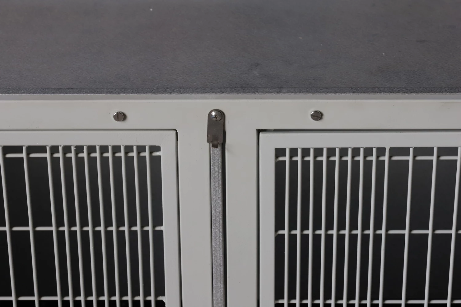 Aeolus KA505T Powder Coated Galvalume Modular Cage - Large - Image 5