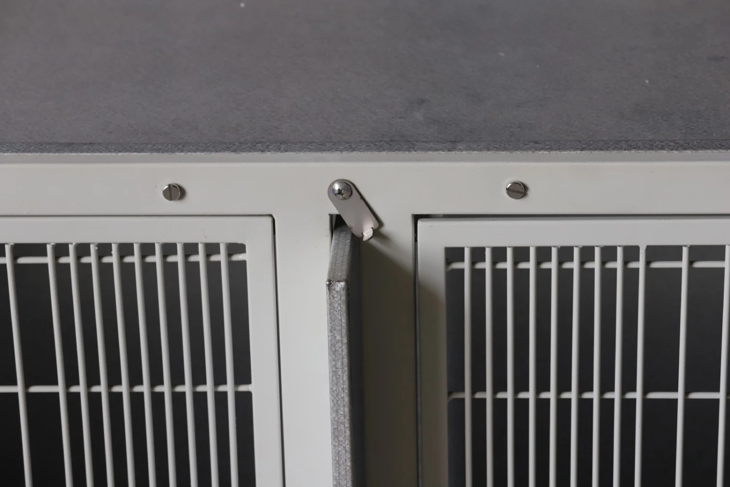 Aeolus KA505T Powder Coated Galvalume Modular Cage - Large - Image 6